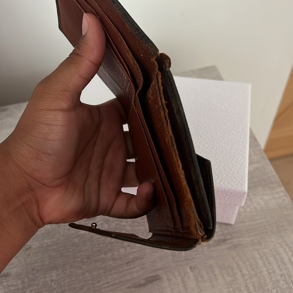 LV Wallets - Picture 10 of 14